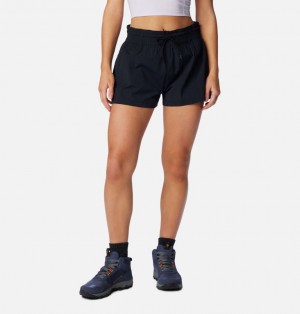 Black Women Columbia Boundless Trek™ Active Cargo Shorts | 19815944